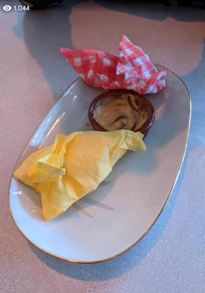 Cafe De Binnenkomer, eigen bitterballen