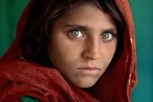 Steve McCurry - afghangirl