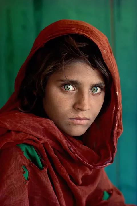 Steve McCurry - afghangirl