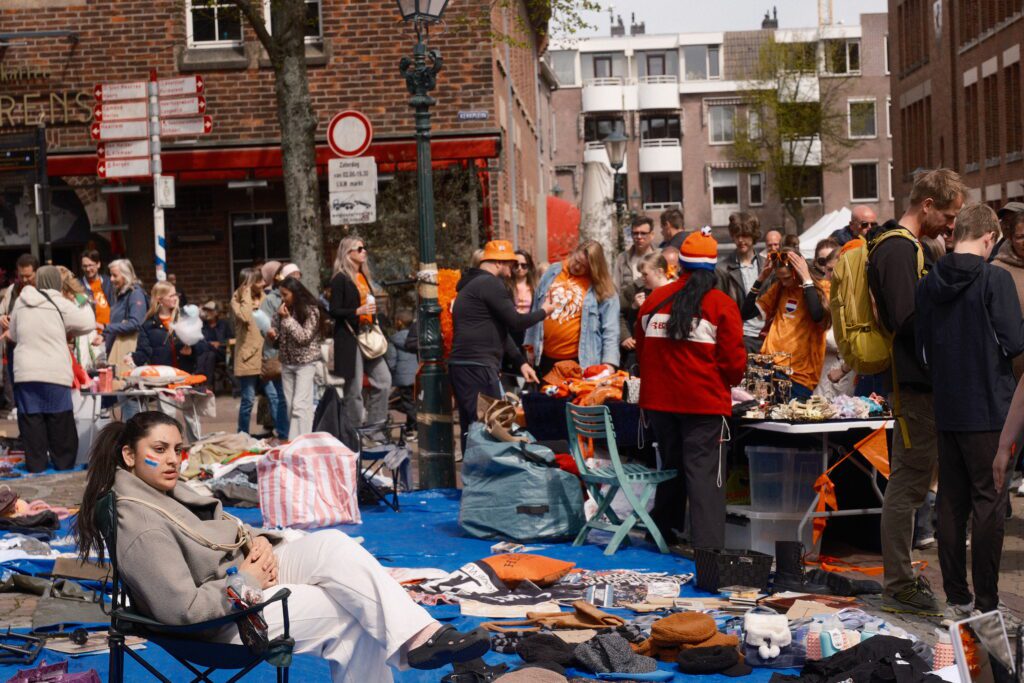 Koningsdag gefotografeerd met Nostagic Neg (Fujifilm-simulatie)