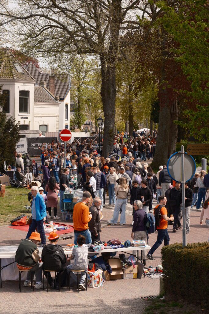 Koningsdag gefotografeerd met Nostagic Neg (Fujifilm-simulatie)