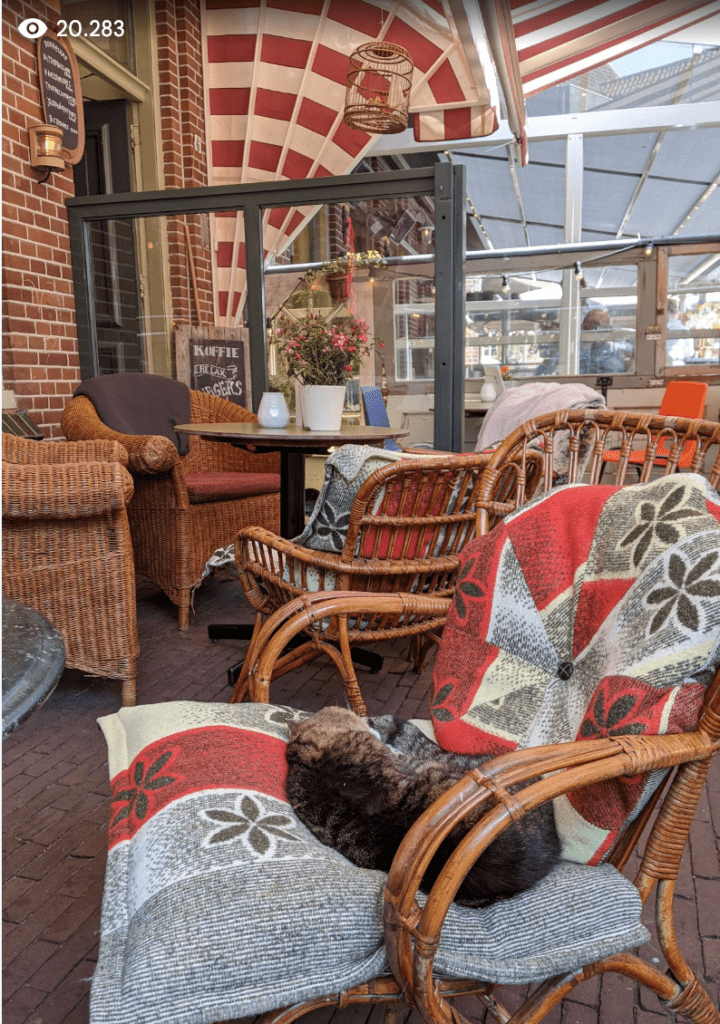 Cafe De Binnenkomer, voorkant
