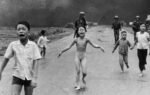 Rennende kinderen in de oorlog met Vietnam